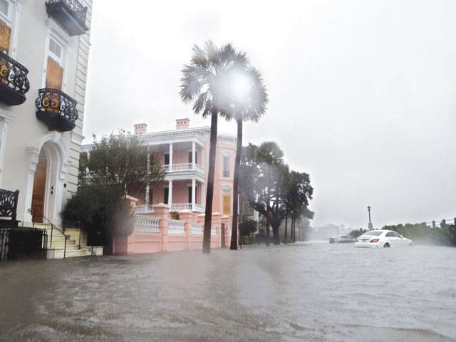 Hurricane Matthew lashes Florida, Georgia, S Carolina