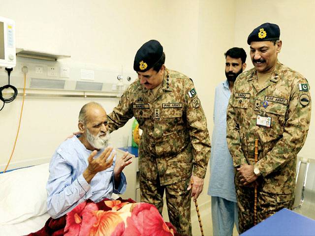 COAS visits ALTU, spends time with patients