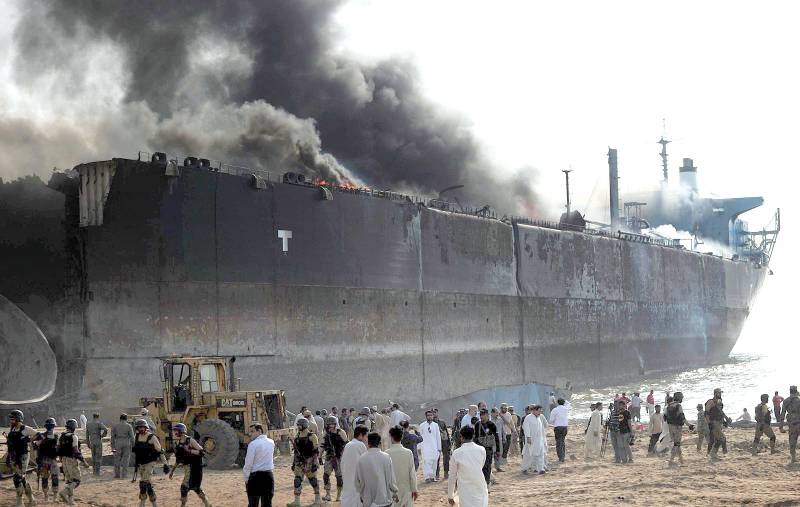 16 workers die in Gadani scrap ship blast