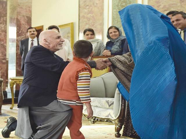 Afghan president welcomes back Sharbat Gula