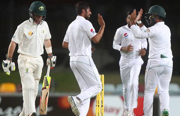 Aamir, Rahat strike after Younus fifty