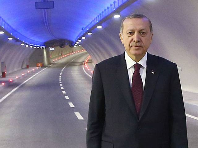 Erdogan opens first road tunnel under Bosphorus