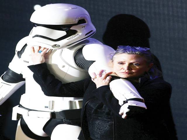 ‘Star Wars’ actress Carrie Fisher has mid-air heart attack