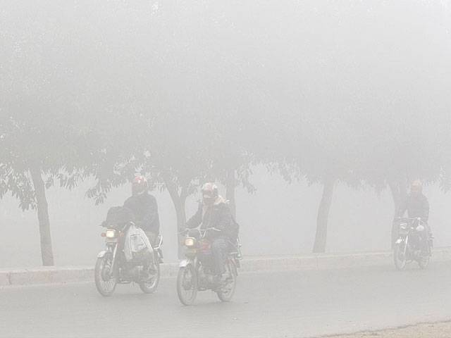 Heavy fog in Lahore