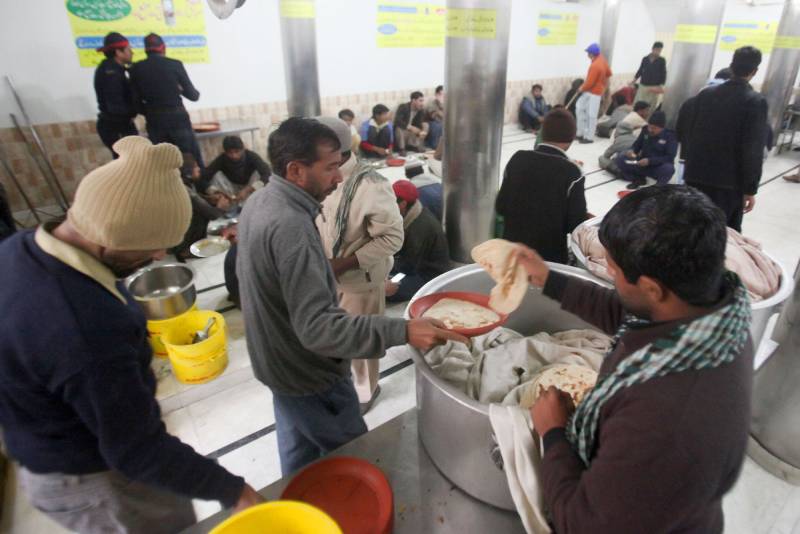 Lahore’s eye opening charity food centres 
