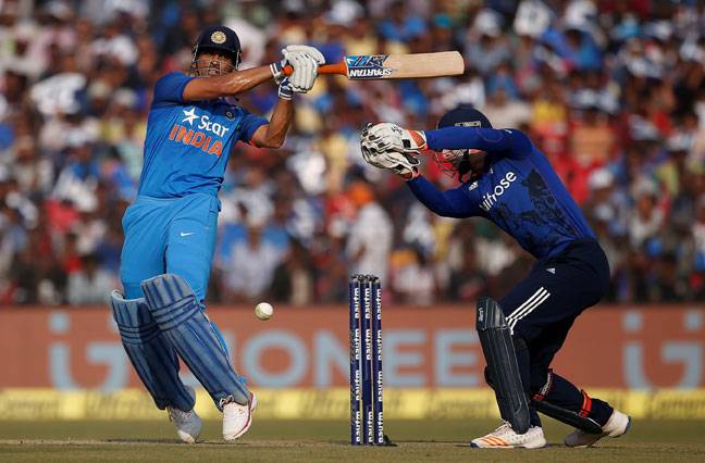Yuvraj, Dhoni blitz hands India ODI series