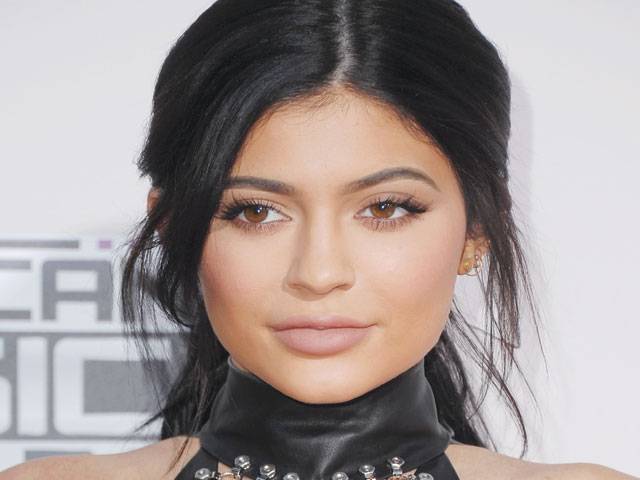 Kylie’s Valentines beauty collection in high demand 
