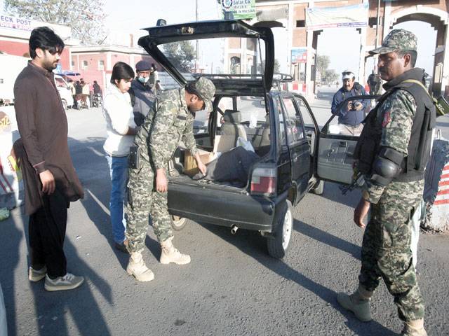 Rangers begin snap-checking at Lahore entry points