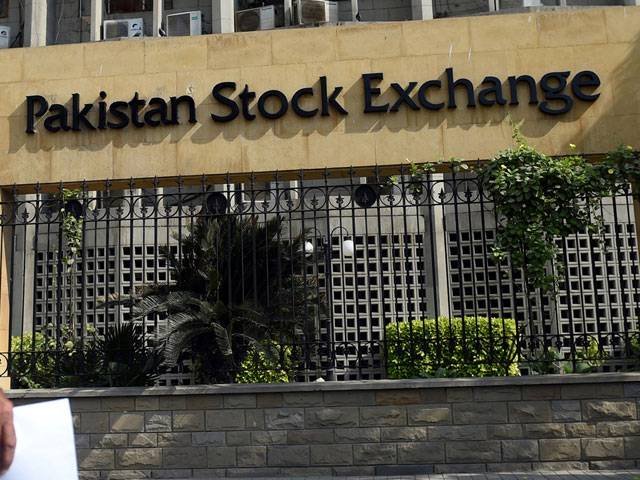 Stocks witness volatile session, index closes flat