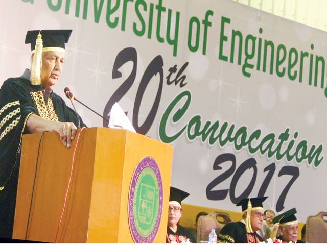 SSUET awards medals, degrees to 1,000 students 