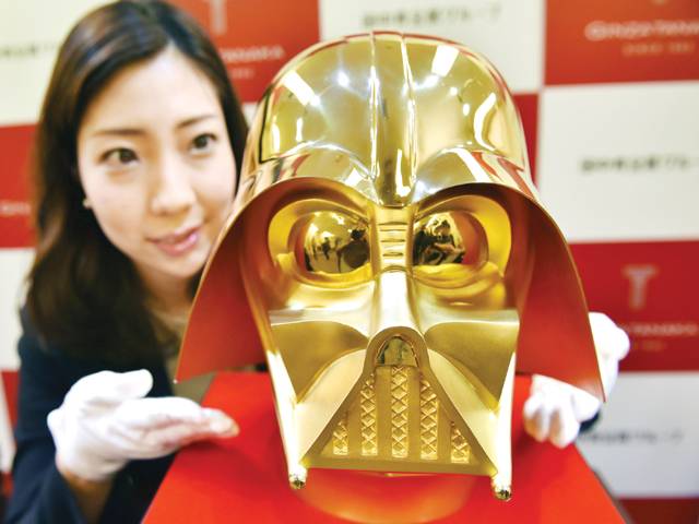 Japan sells gold Darth Vader mask
