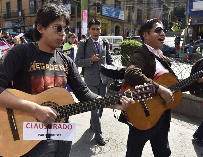 Musicians march against a bill