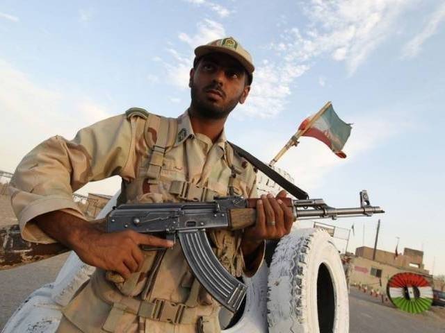 10 Iranian guards killed at Pak border