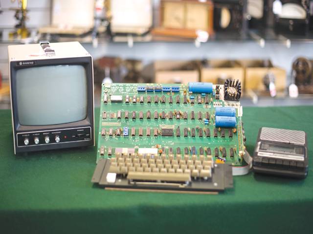 Rare Apple-I fetches less than expected at German auction