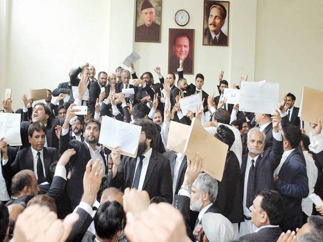 Quit in 7 days or face movement, lawyers tell PM
