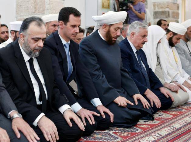 Assad gives Eid prayers in Hama