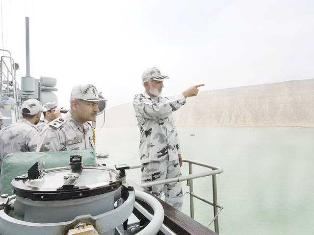 Naval chief visits troops in coastal areas