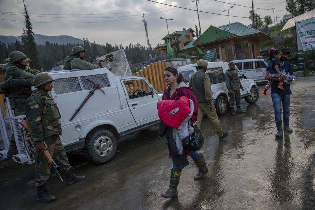 Seven die in cable car crash in Indian held Kashmir