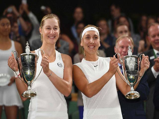 Makarova, Vesnina lift women’s doubles title