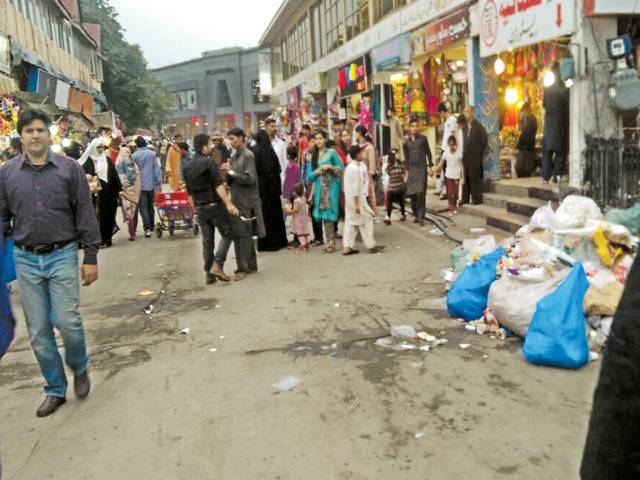 Heaps of garbage: Murree no more a pretty sight 