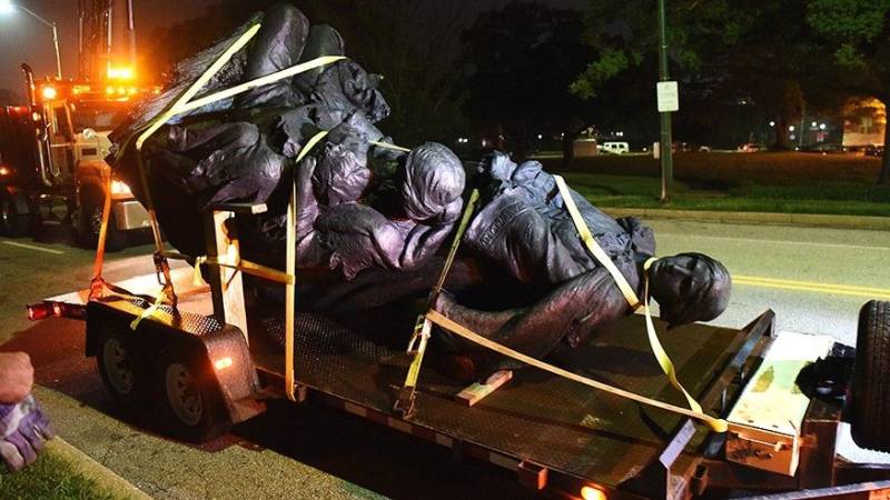 Confederate statues removed in Baltimore
