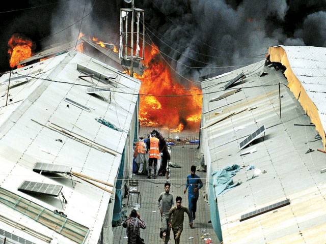 Massive blaze torches over 600 stalls in Sunday market