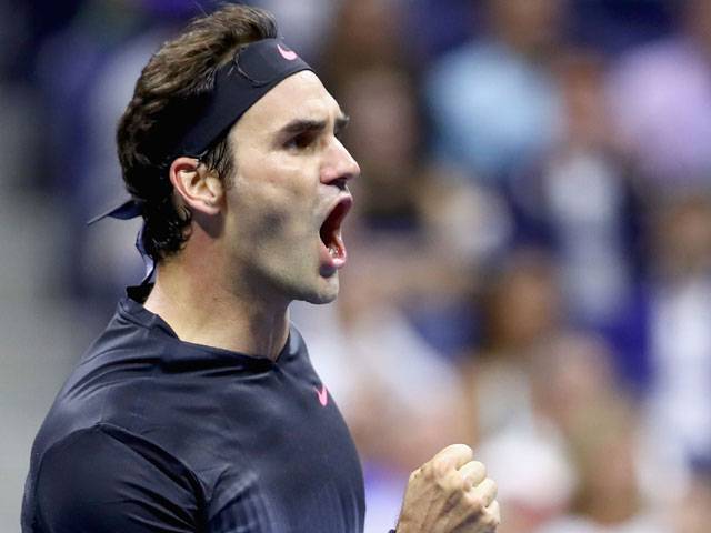 Federer passes five-set test to advance at US Open