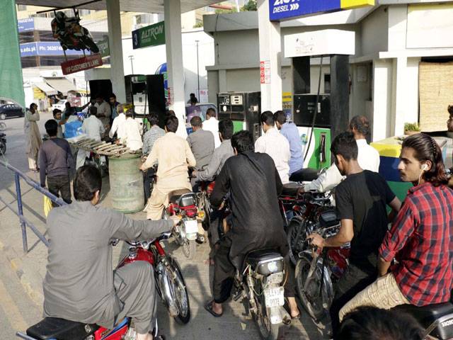 Shortage of petrol in Lahore1