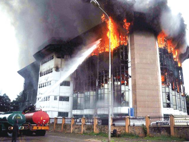 2 die in Islamabad building inferno