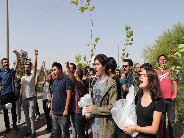  University students protest