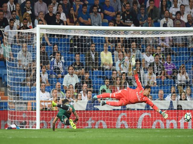 Real Madrid beaten by Betis on Ronaldo return
