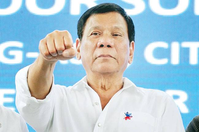 Duterte vows to impeach chief justice, prosecutor