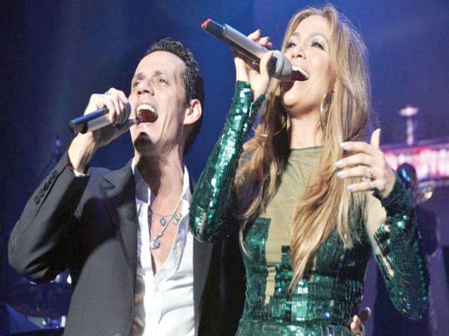 JLo, Marc Anthony sing for Puerto Rico