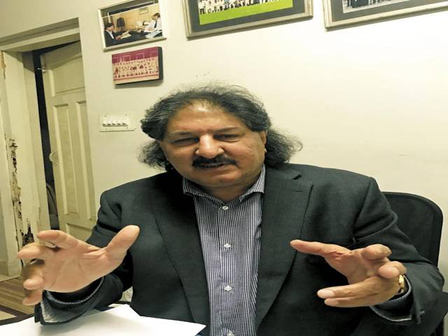 Sarfraz Nawaz says received life threats