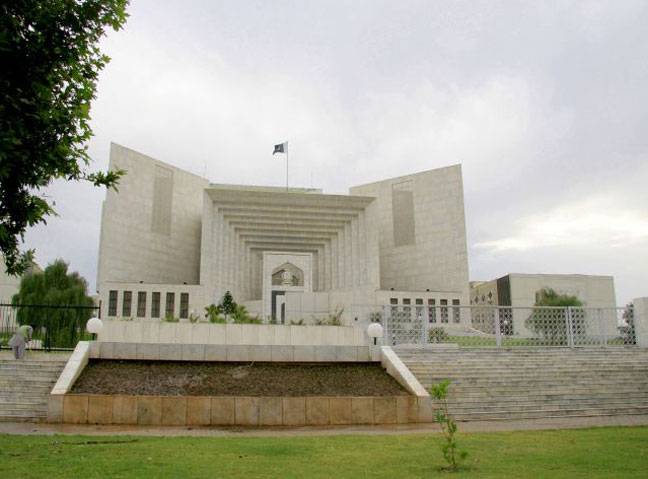 Acuused other tham Sharifs in Panama: NAB to proceed on receipt of complaints, SC orders