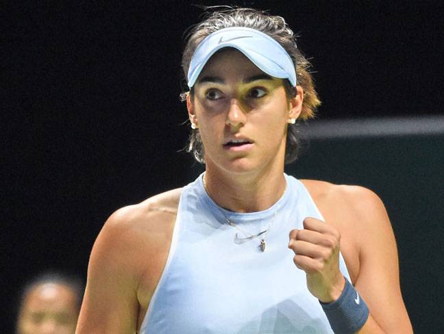 Halep crashes out; Garcia reaches WTA Finals semis