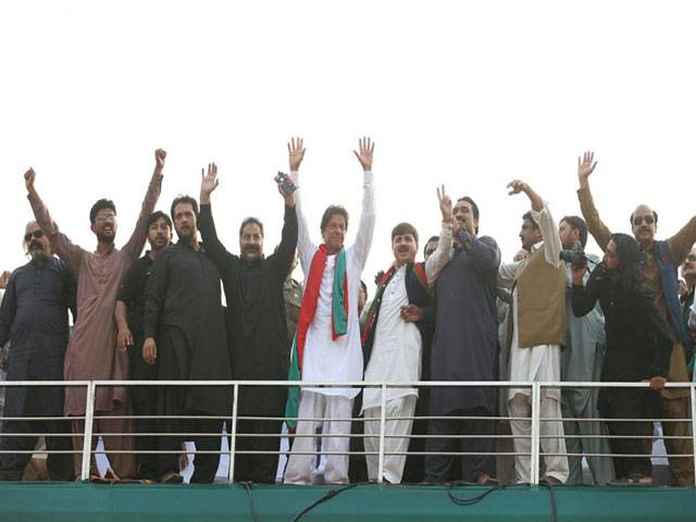Imran vows to lift 100m out of poverty in 10 years