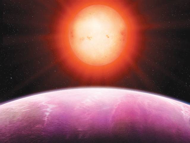 Monster planet found orbiting dwarf star