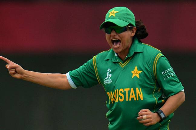 Former, current captains lead Pakistan to historic win