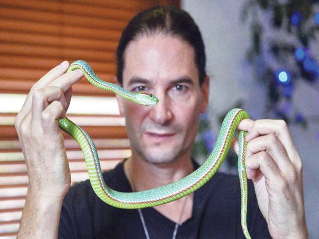 Snake man’s venom habit holds hope for new antidote