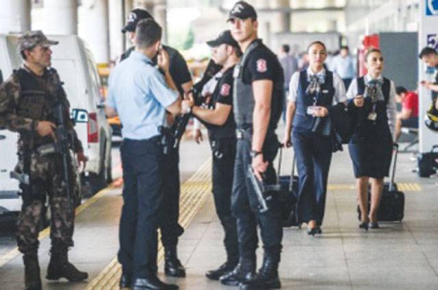 Turkey detains 82 foreigners planning to go to Syria