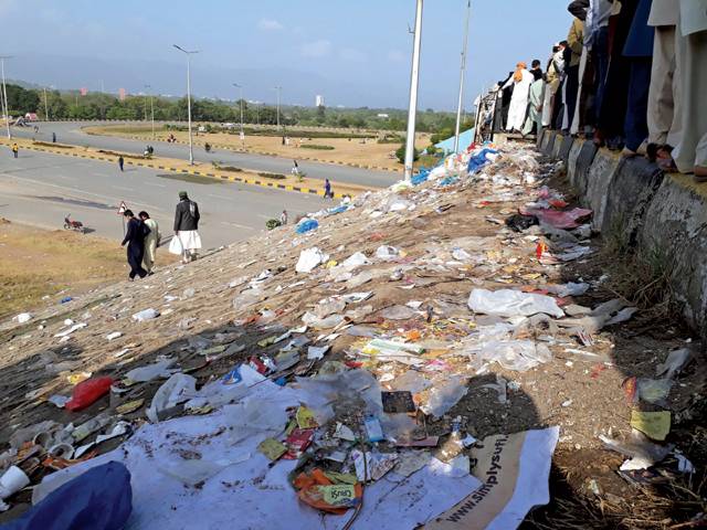 Faizabad turned into garbage dump