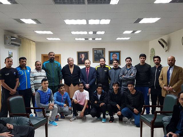 IPC minister urges players to play fearless squash