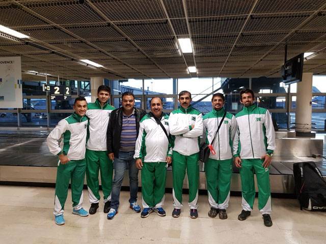 Pakistan team reaches France for World Squash Championship