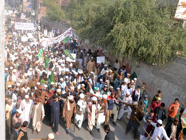 Protesters maintain hold over Faizabad