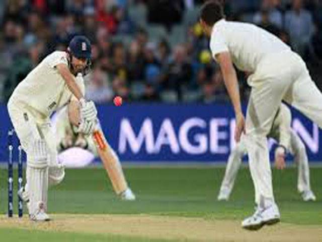 England in early trouble in pursuit of big Aussie total