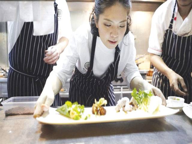 Bangkok street food eatery earns Michelin star