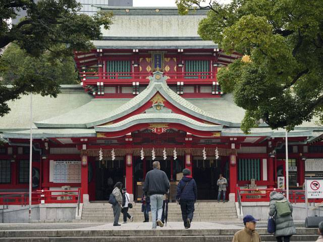 3 dead in samurai sword attack at Tokyo shrine