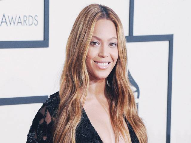 Beyonce is beautiful mother, say protégés