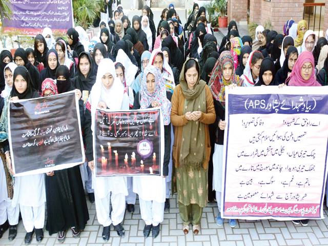 APS martyrs paid tribute